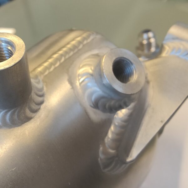 Cordons de soudure sur pièces métalliques– assemblage de haute qualité réalisé par CTM Laser pour des applications industrielles ou esthétiques.